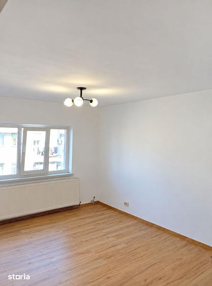 Apartament cu 2 camere decomandat în Calea București