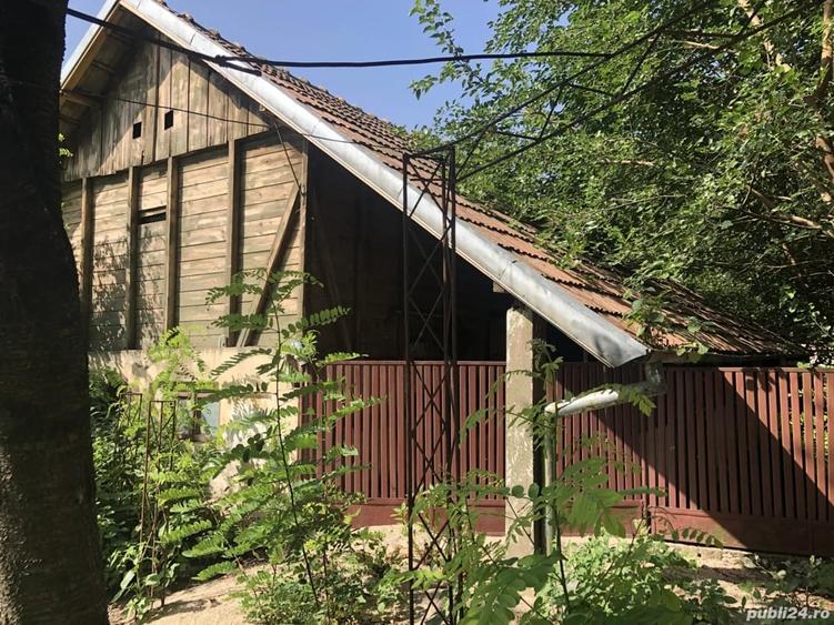 Casă cu 8 camere cu Teren 2700 Mp în Grojdibodu