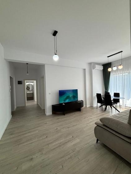 Apartament cu 3 camere decomandat în Central