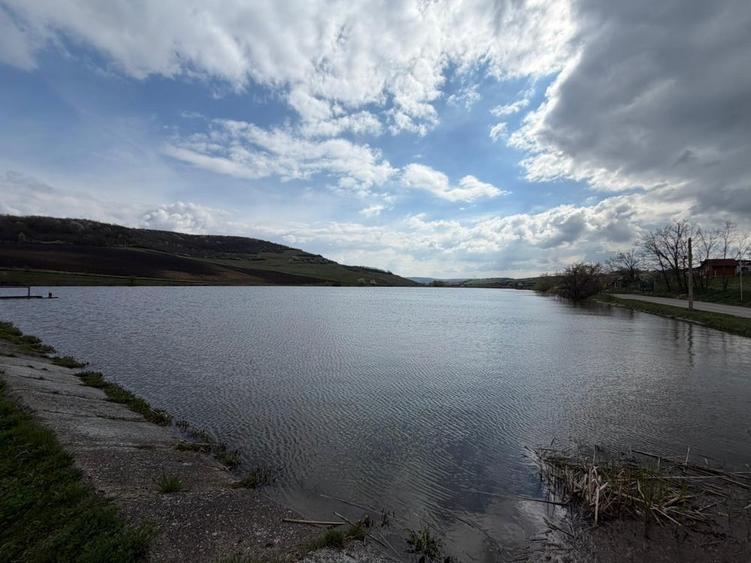 Casa de vanzare langa lac in localitatea Suatu! - 6