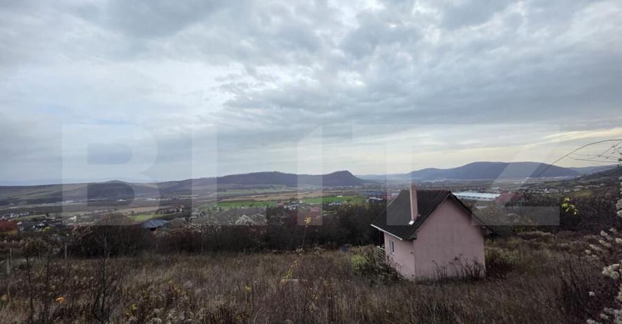 Teren intravilan 700 mp, cu toate utilita?ile priveli? - 1