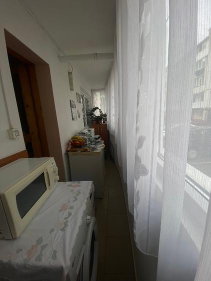 DE VÂNZARE: Apartament 3 camere Zarnesti  - 5