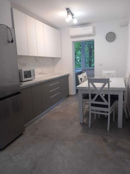 Inchiriez apartament, 2 camere, decomandat, etaj 1, zona soarelui - 2