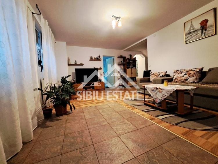 Casa cu pivnita mare, dormitor la parter, Selimbar - 1