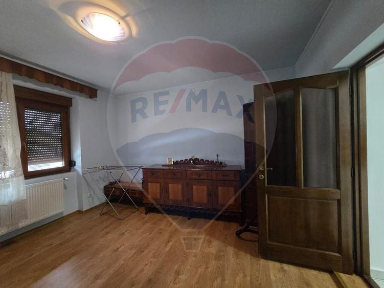 Casă complet renovată, eficientă energetic-Str. Morii nr. 15 - 15