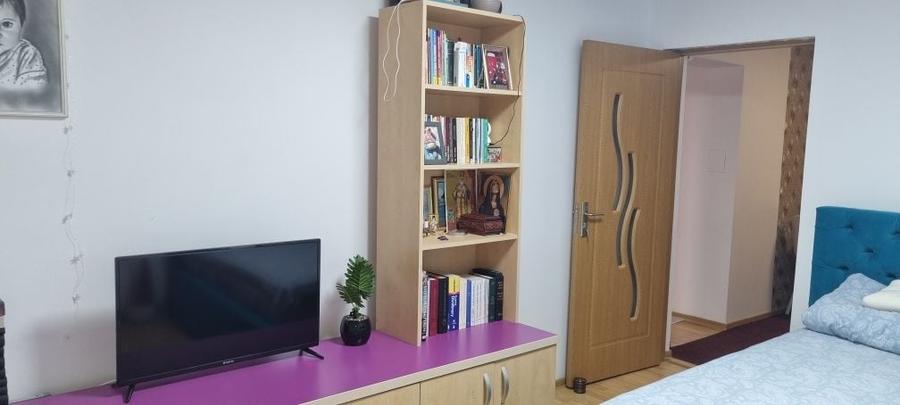 Apartament cu 2 camere decomandat în Micro 5