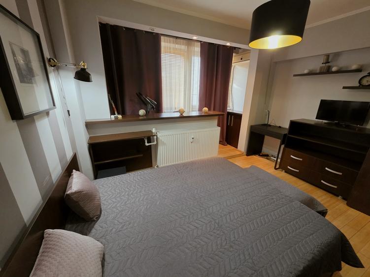 Sala Palatului, Cismigiu, Calea Victoriei, 2 camere, et. 6/8, mobilat - 2