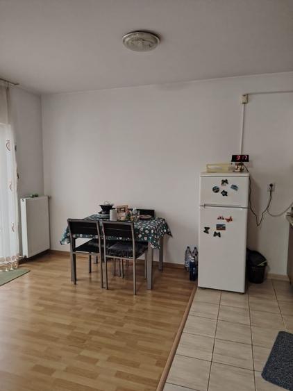 Inchiriez apartament cu 3 camere - 4