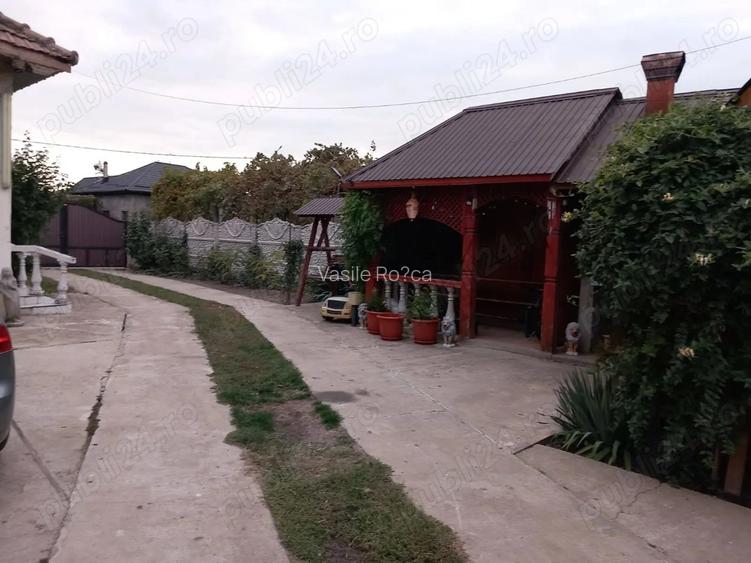 Casa de vanzare cu teren extravilan