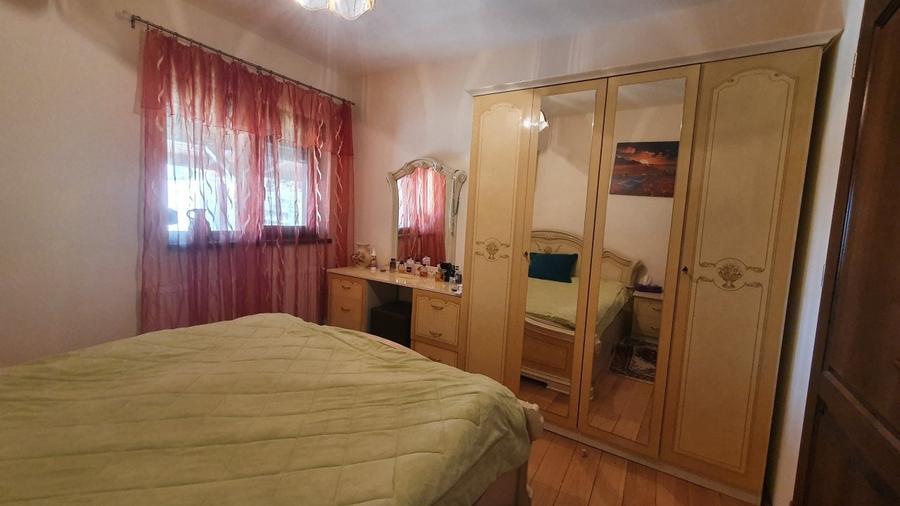 Vila generoasa in zona foarte linistita - 6