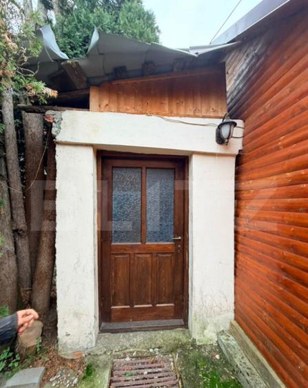 Casa de vanzare proprietate generoasa 2.285 m2 teren - 16