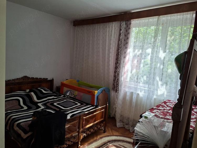 Proprietar, vand apartament 3 camere, etaj 3,supraf. 60 mp, - 1