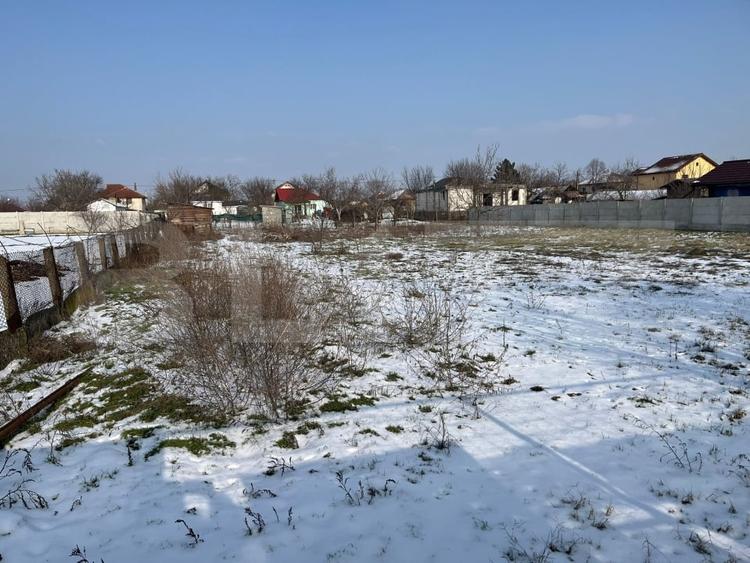 Teren intravilan 1.500 mp, deschidere 27 m, Com. Malu Mare - 1