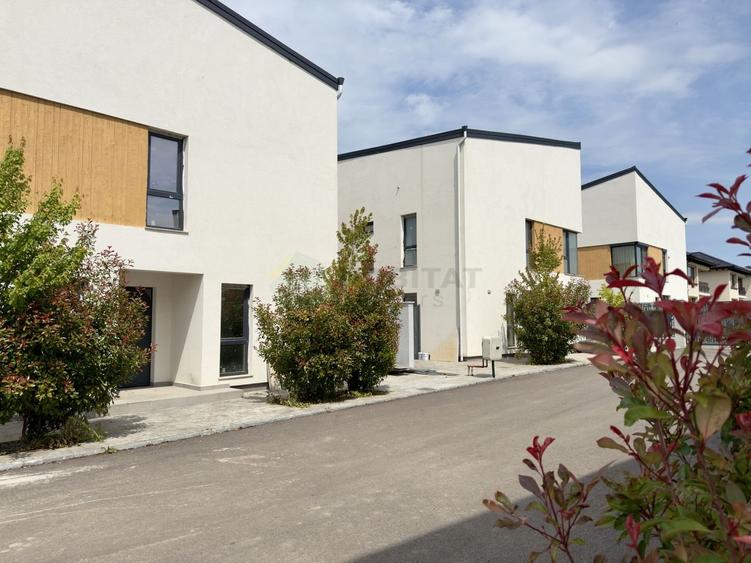 Vila individuala 5 camere Tunari 1 Decembrie - 23