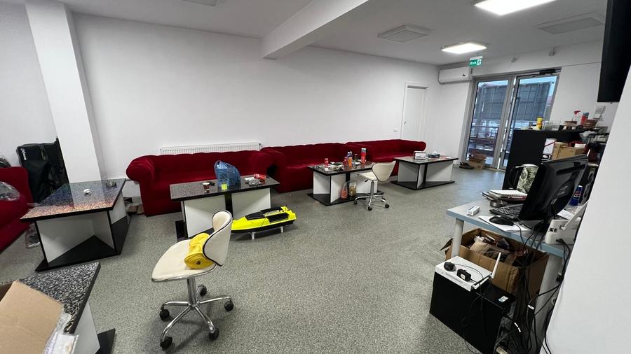 140 mp la Prelungirea Ghencea – Vitrină Stradală - 2