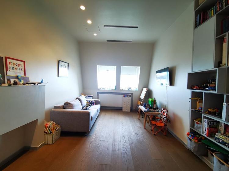 Penthouse  ultrafinisat cu 4 dormitoare, mobilier modern si garaj dublu - 13