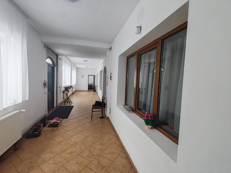 Casa 4 camere libera la vanzare GHIMBAV - zona Garii - 21
