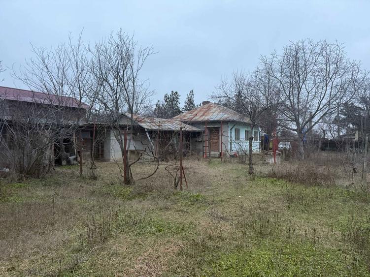 VAND CASA cu teren intravilan MIZIL - 1