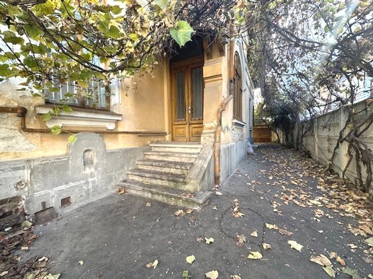 Vanzare imobil cu arhitectura neoromaneasca - teren 460mp - Victoriei- Capitale - 2