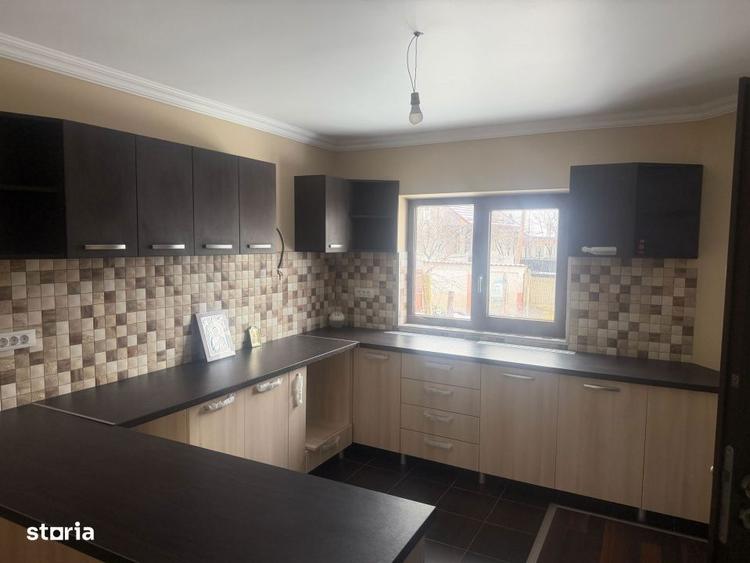 Casa S+P+1, 280 mp utili, 2000 mp teren, zona Podari - 9