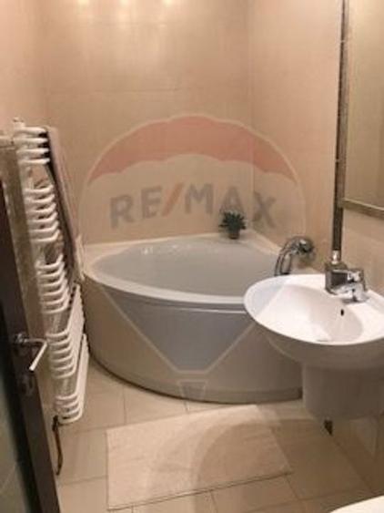 Apartament 2 camere de închiriat, str. Lunga - 4