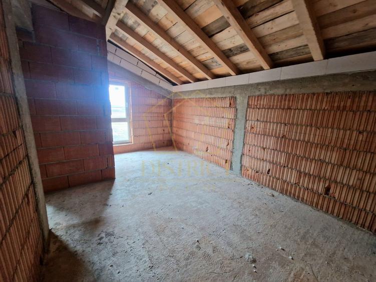 Duplex la rosu cu 3 camere | Mosnita Veche | Padurea Bistrei - 1