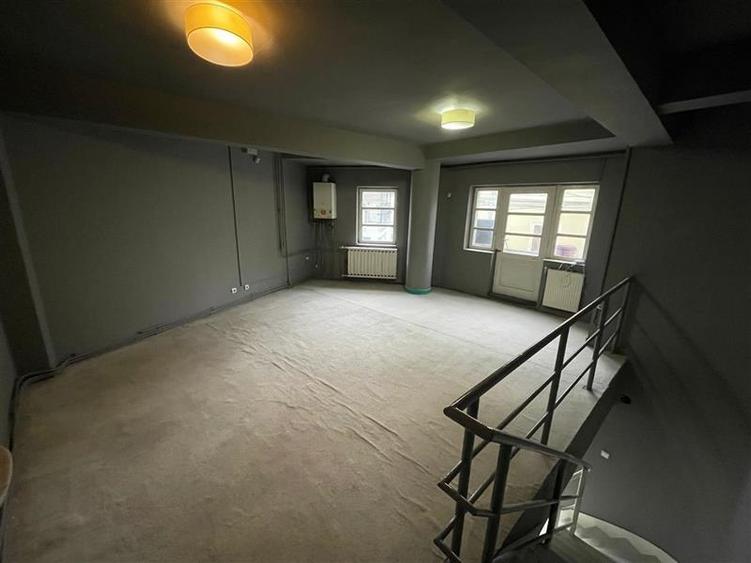 Spatiu comercial pe doua nivele, compozitie eleganta, Central, Targu Mures. - 2