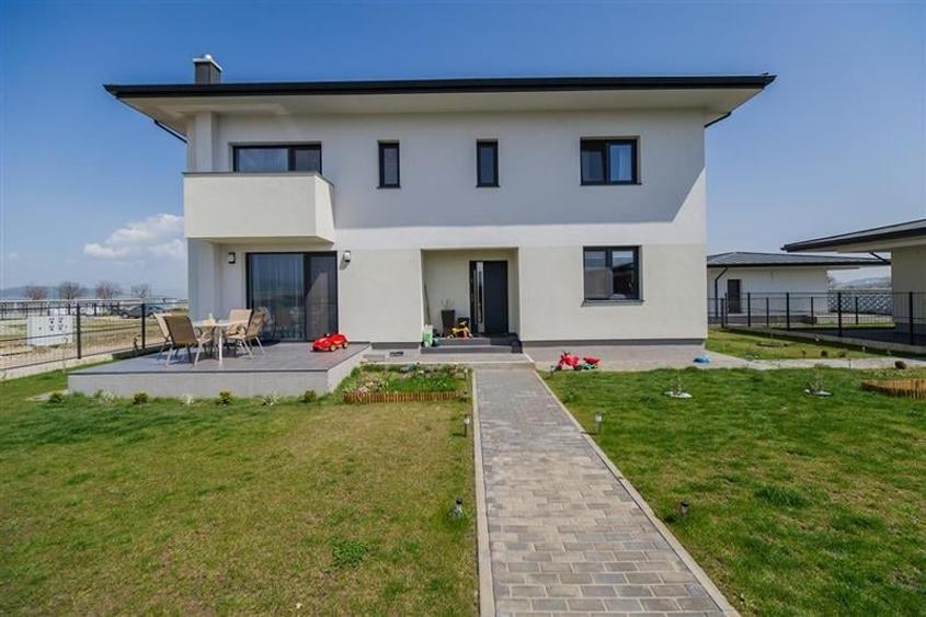 Vila deosebita, cu peisaj apreciabil, Cristian, Brasov. - 2