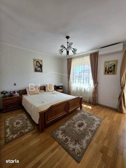 Casă cu 6 camere cu Teren 1642 Mp în Central