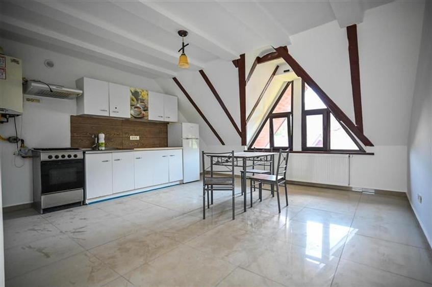 Casa cu 4 apartamente independente: Oportunitate Rezidential/ Investitionala in - 24