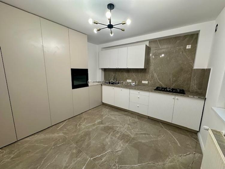 Vila tip duplex 4 camere de inchiriat  in Pipera- Rond OMV, cartier rezidential
