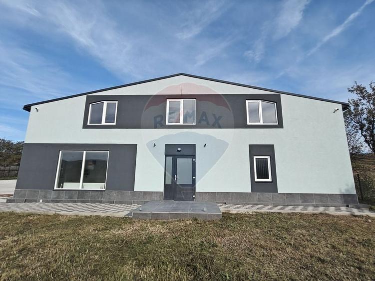 Hala noua 555mp, curte betonata 1000mp, zona de est, de inchiriat - 6