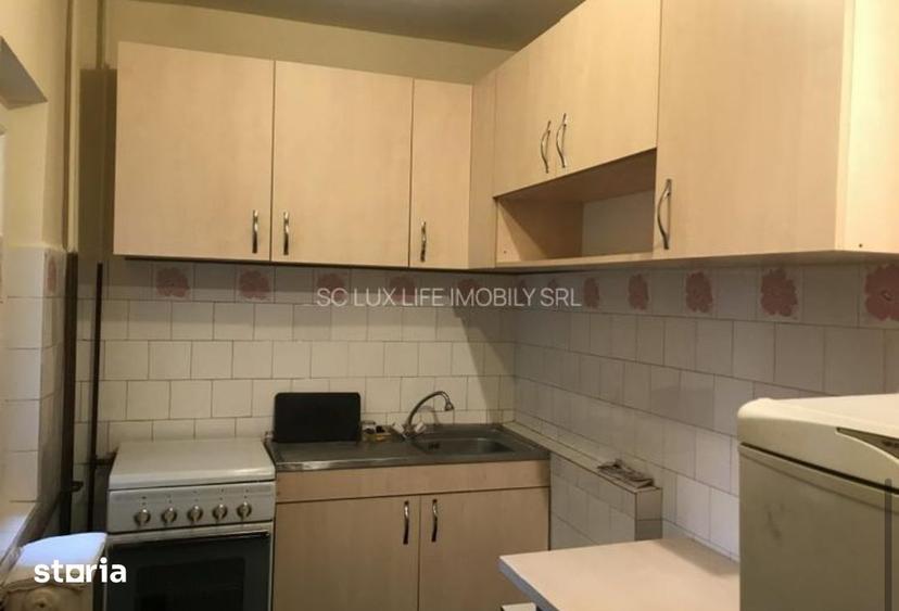 Garsonieră decomandată în Soarelui