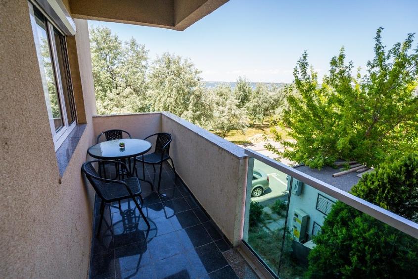 Statiunea Mamaia- 2 camere mobilate , etaj 1, vedere la lac. - 8