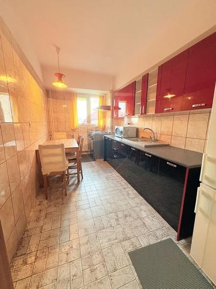 De închiriat apartament 4 camere, recompartimentat în 3, Iancului - 17
