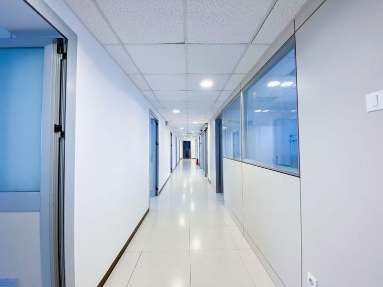 Cladire cu functiuni mixte - 6