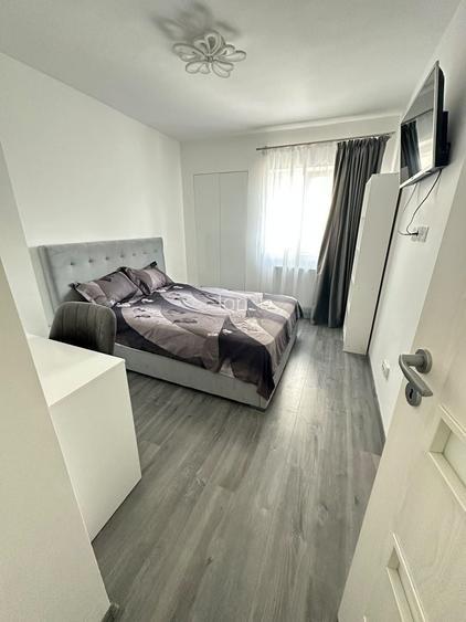 Apartament cu 2 camere semidecomandat în Apărătorii Patriei