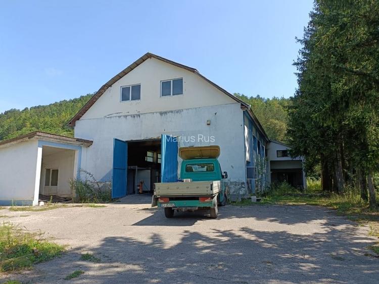 Complex de hale in Bobalna,  teren de 8713 mp, la 18 km de Dej
