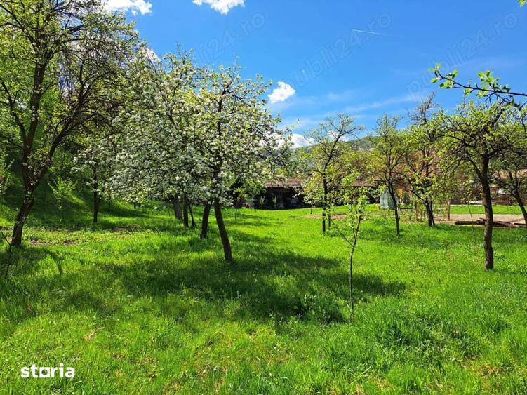 Casa cu teren spa?ios, zona turistica - 1