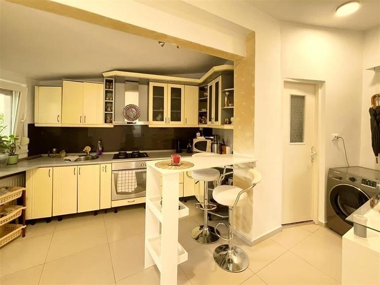 Apartament.  2 camere zona Centru - Parneava. - 3