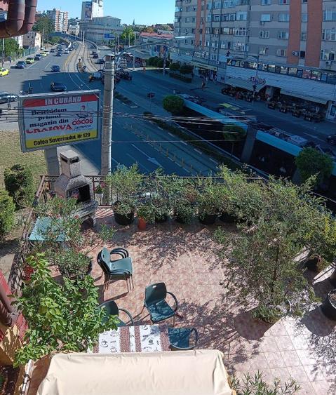 2 spații/apartamente – câte un etaj integral  ,în insulă/intersecție,la  Smith - 5