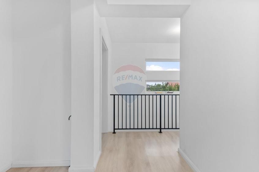 VANZARE Casă / Vilă moderna cu 4 camere si curte Dragomiresti-Deal - 20