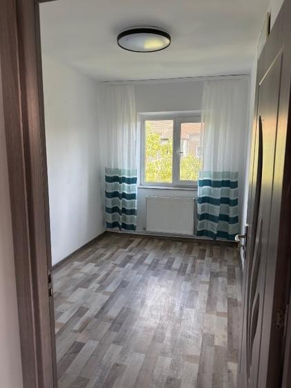 Apartament cu 3 camere decomandat în Bucovina
