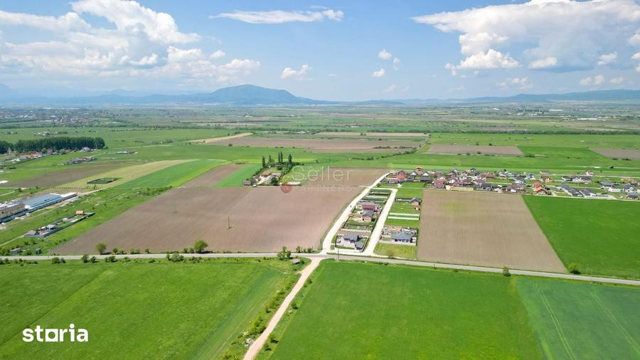 Teren de 31800 mp, în Sânpetru