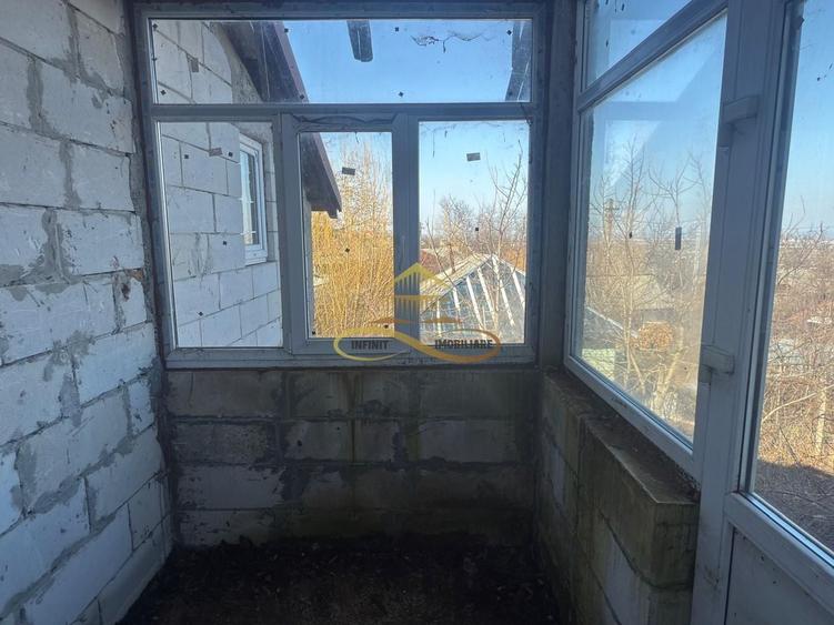 Casă P+M la roșu + teren 1.239 mp – Sărata (Bacău) – 74.900 € - 3