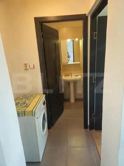 Apartament de vanzare, cu 2 camere, 33 mp, zona Piata 1 Mai - 6
