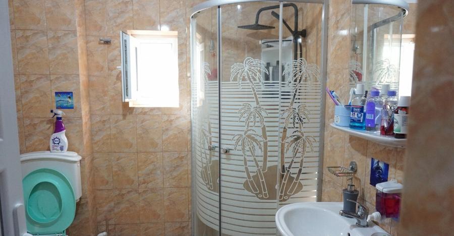 BUDESTI - CASA LANGA ORAS, TEREN 935 MP - 8