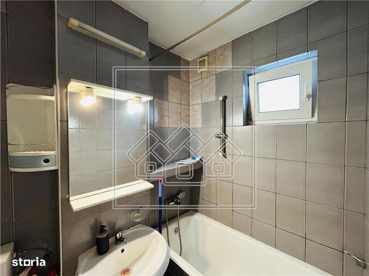 Apartament decomandat, 2 camere, balcon - M. Viteazu - 3