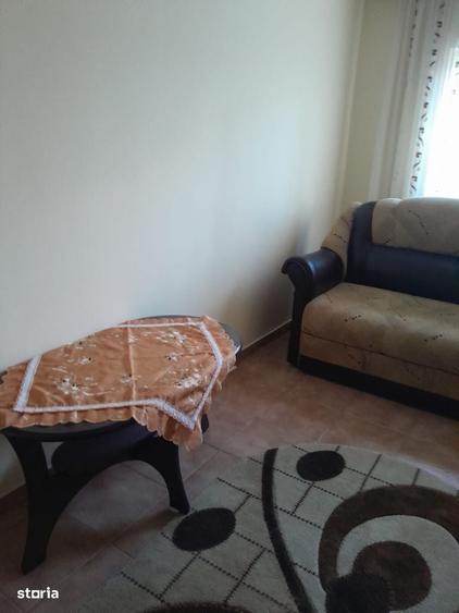 Apartament cu 3 camere decomandat în Exterior Vest