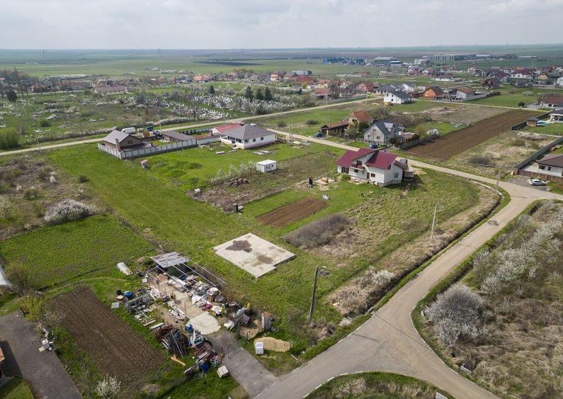 Teren intravilan cu funda?ie in Frumuseni - 17